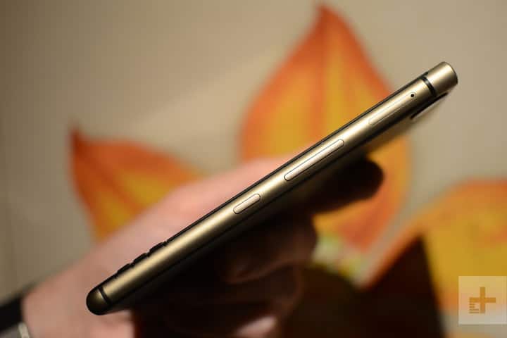 BlackBerry KeyOne Bronze Edition